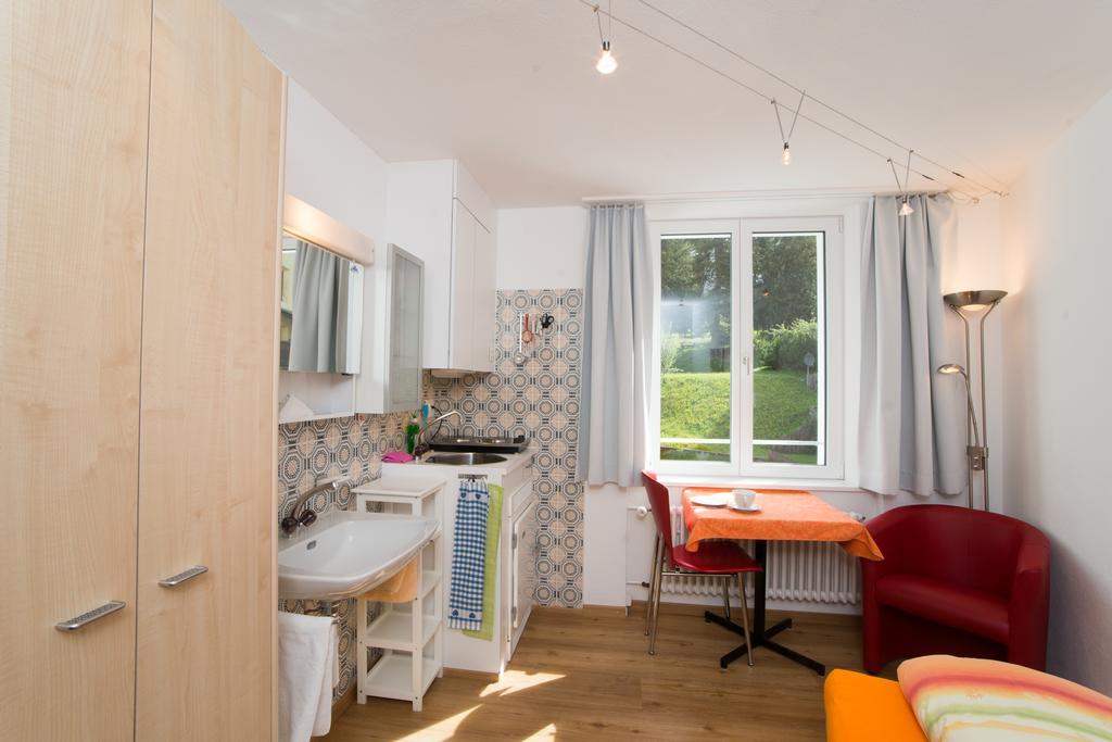 Chesa Quadrella Zimmer Mit Kuechenzeile Inklusive Bergbahnen Im Sommer-Ausser Studio Понтрезина Екстериор снимка