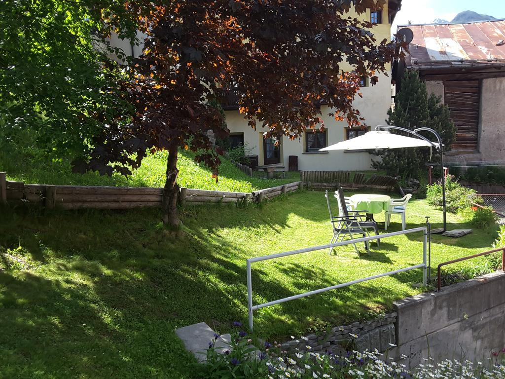 Chesa Quadrella Zimmer Mit Kuechenzeile Inklusive Bergbahnen Im Sommer-Ausser Studio Понтрезина Екстериор снимка