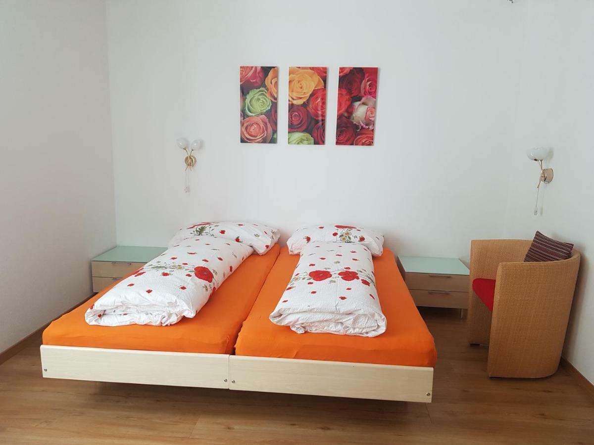 Chesa Quadrella Zimmer Mit Kuechenzeile Inklusive Bergbahnen Im Sommer-Ausser Studio Понтрезина Екстериор снимка